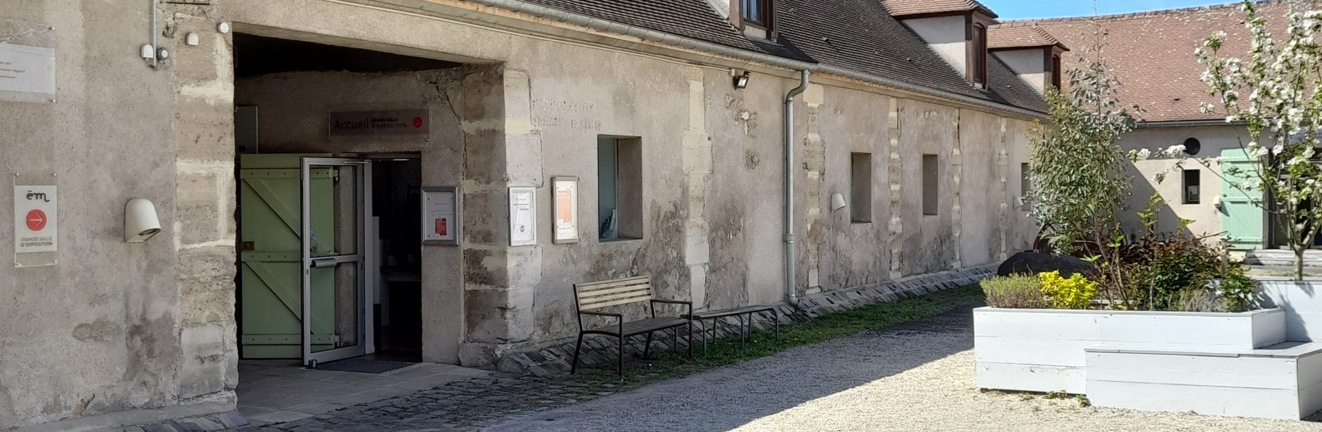 Photographie de l'écomusée vu de l'extérieur en 2023