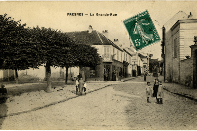 La Grande Rue de Fresnes et des passants - Agrandir l'image 10 sur 24, fenêtre modale