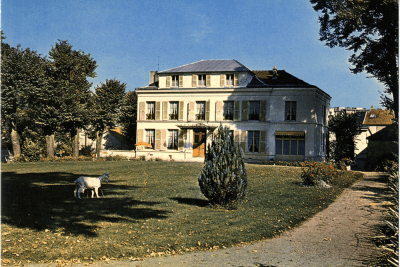 Vue de la maison de repos de Fresnes et de ses jardins - Agrandir l'image 9 sur 12, fenêtre modale