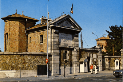 Entrée de la prison de Fresnes dans les années 1970 - Agrandir l'image 3 sur 15, fenêtre modale