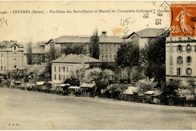 Vue du Pavillon des surveillants et de la Maison de correction cellulaire en 1936 - Agrandir l'image 7 sur 15, fenêtre modale
