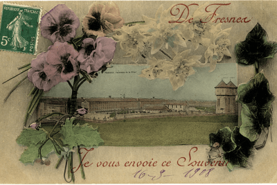 Carte postale souvenir montrant une vue aérienne de la prison de Fresnes entourée de végétaux - Agrandir l'image 11 sur 15, fenêtre modale